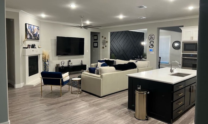 Haslet House | Let's create new memories! We promise you're going to love it here.