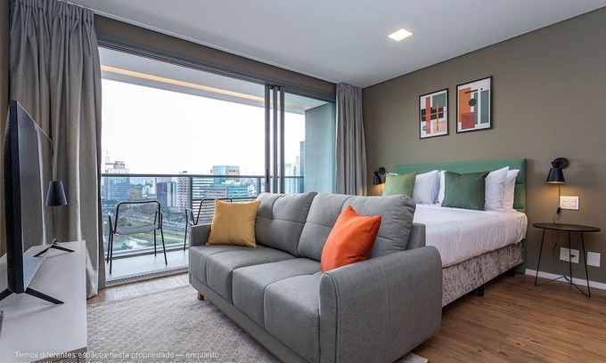 Sao Paulo House | Studio com sacada e ótima vista em prédio completo