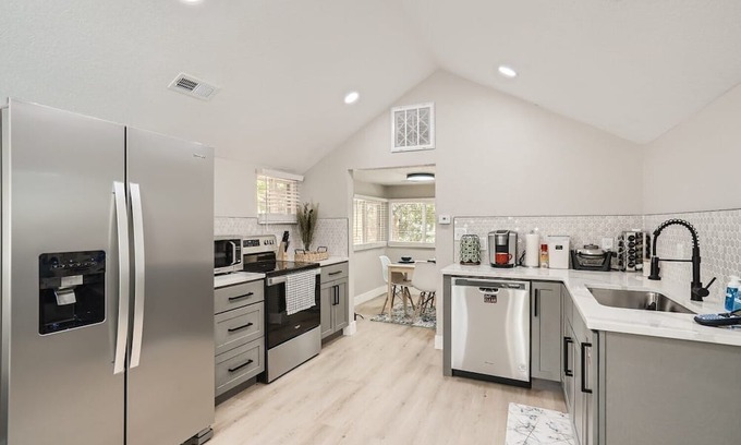 Kipling House | Updated Clean Retreat Next to Beautiful Creek and Trail
