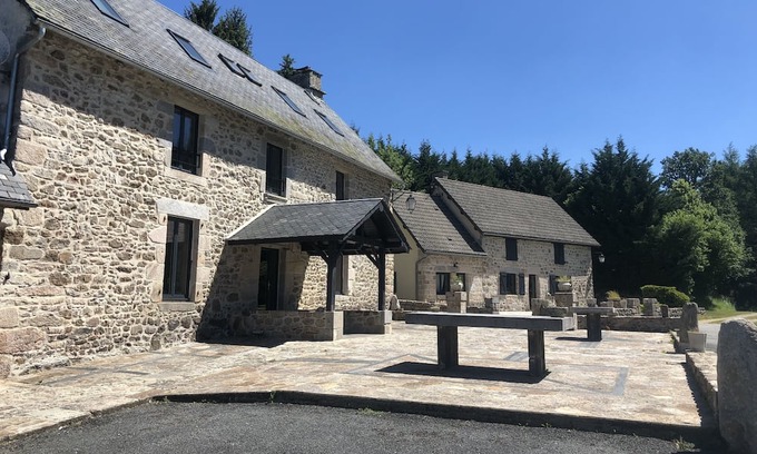 Sornac House | Domaine des Annouillards