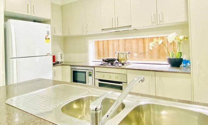 Kellyville House | Kellyville 5Br-Closed to Shops, Parks and School