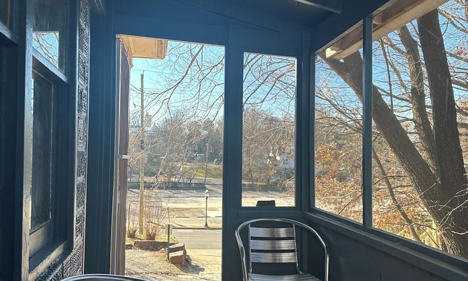 Fayetteville Apartment | Why Drive When you can Walk? Off Dickson Top Floor Apartment