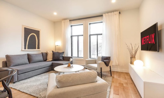 Hochelaga Apartment | HOMA-Comfort&Style-1BR-Spacious-Natural Light-FeelHome-A/C-SelfCheckIn-Metro