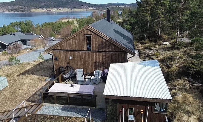 Aure Cabin | Koslig ny Hytte ved Havet