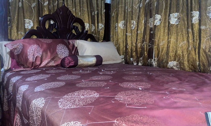New Kingston Apartment | In the Heart of the City Charming 1-bedroom apartment in Kingston with AC, WiFi
