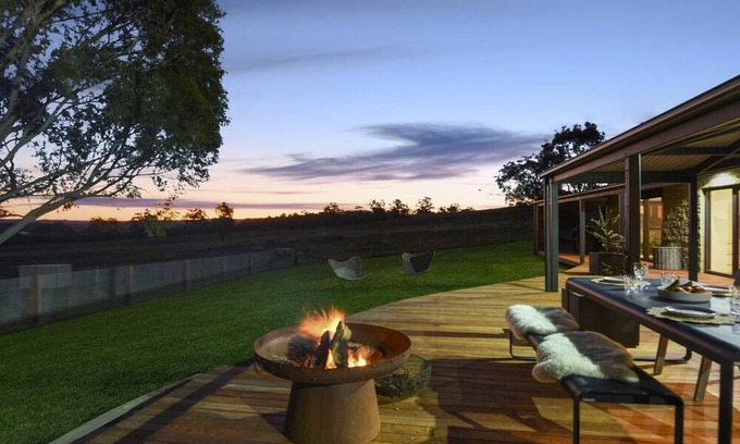 Mansfield House | Macs 75 - Luxurious Farm Getaway