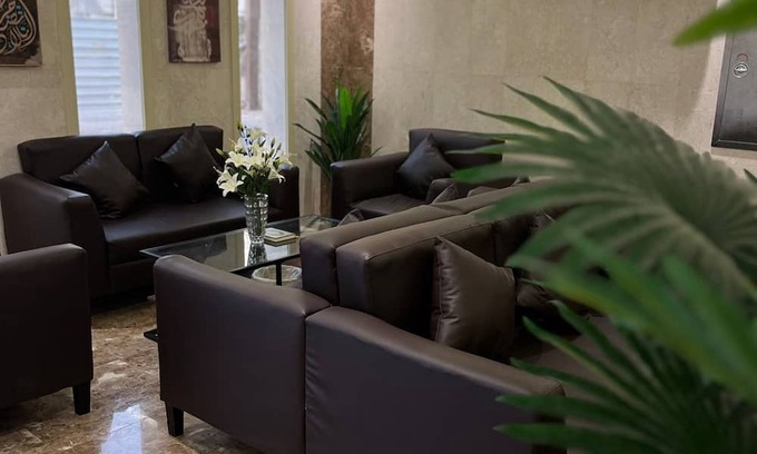 Mecca House | Cozy 2-bedroom hotel with WiFi, AC in beautiful Makkah