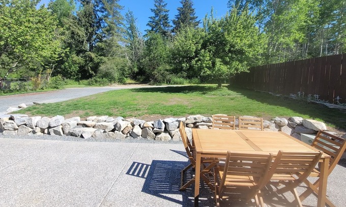 Port Alberni House | Newly Renovated Private 3 bedroom 2 bathroom guest suite