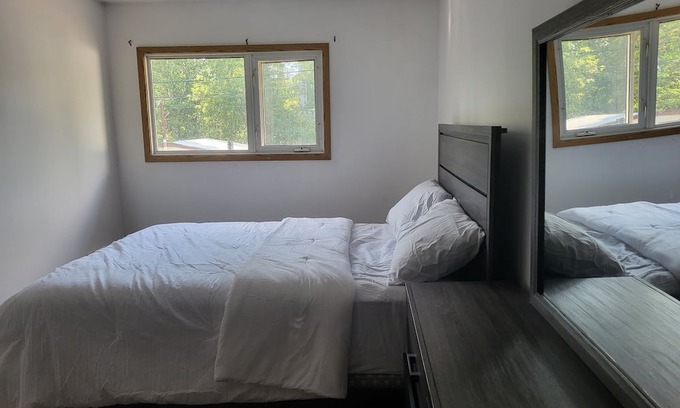 Haines Junction House | Comfy Room in Haines Junctionn
