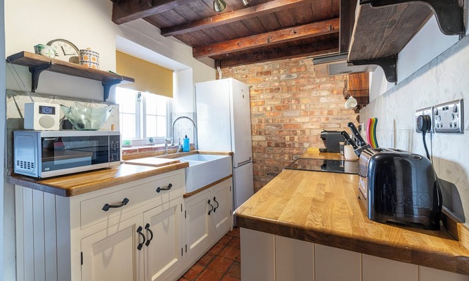 Glentham Cottage | Discover Lincolnshire with a quaint cottage stay.
