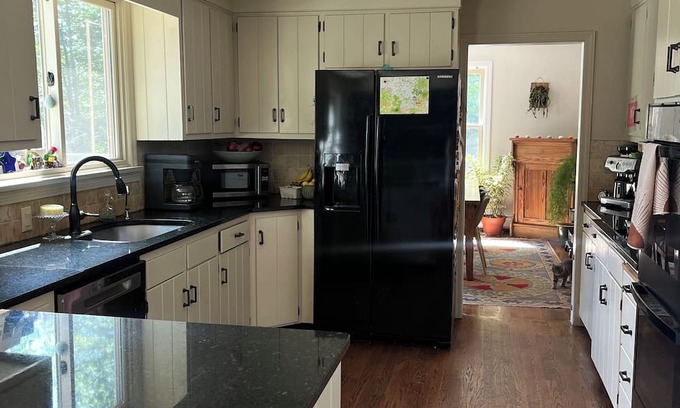 Collinsville House | The Rhododendron House