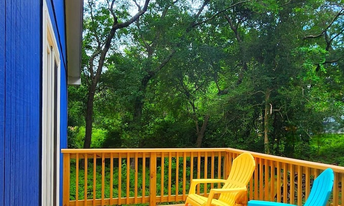 Colington Harbour House | OBX Treehouse - cozy 2-bedroom house with hot tub and WiFi in quiet neighborhood
