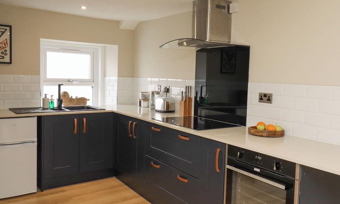 Wark Cottage | HADRIAN SUITE, family friendly, with a garden in Wark