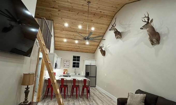 Naples Cabin | The DDD - Triple D Duplex Fishing Lodge