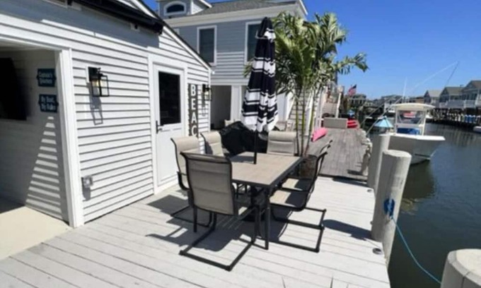 Ocean Beach III Cottage | Waterfront Beach Cottage in Lavallette