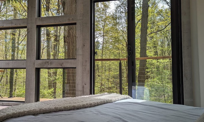 West Lincoln Cabin | Modern Cabin in the Woods