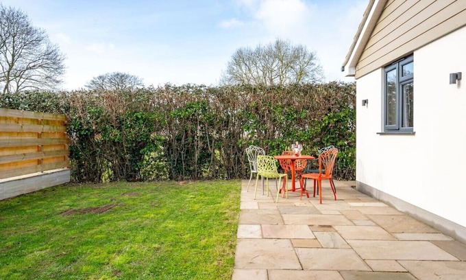 Cleeve House | The Oak View:Haven Retreat Bristol in Countryside