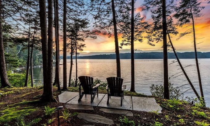 Saint George House | Tranquil Waters Retreat: A Luxurious Scandinavian-Inspired Haven on the Saint