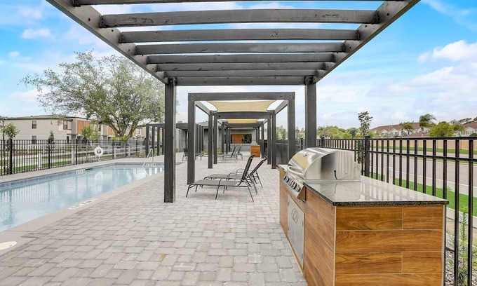 West Kissimmee Apartment | Kissimmee Luxury 3BR Home W/Pool & Close to Beach