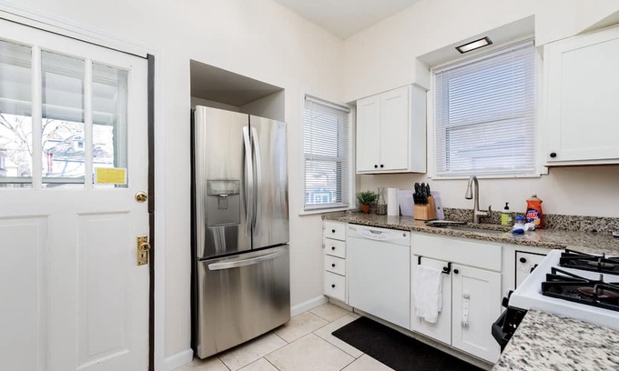 Maplewood House | Charming Cottage in Maplewood