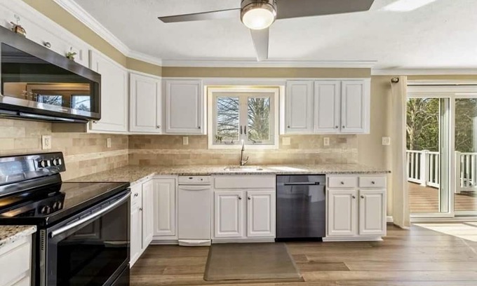 Cranston House | Simple, quiet, luxurious 3 floor house minutes from malls and airport
