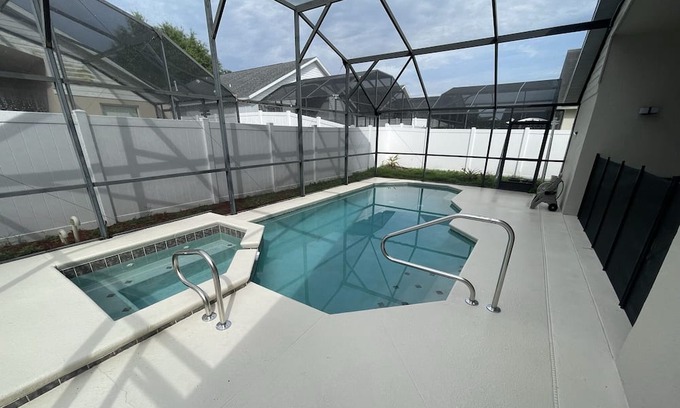 Windsor Palms House | Vacation Home with a Pool & Spa Near Disney