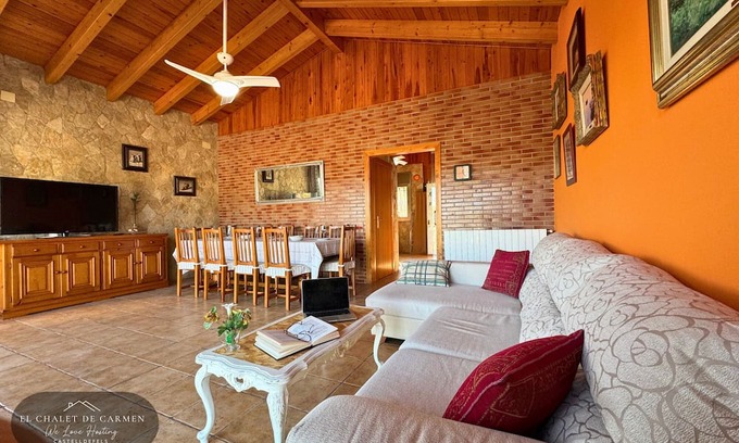 Castelldefels Ski Chalet | Chalet de Carmen Castelldefels - Ideal Familias