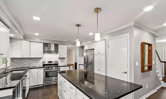 Beachwood House | Best vibes for the Solar Eclipse at this peaceful and centrally located getaway!