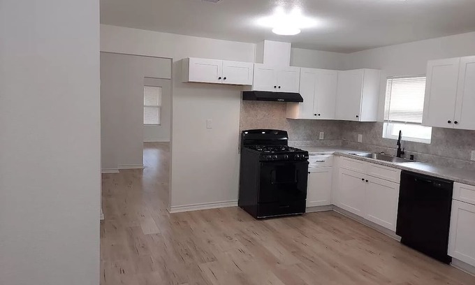 Beaumont House | 1Bed and 1Bath house for Rent