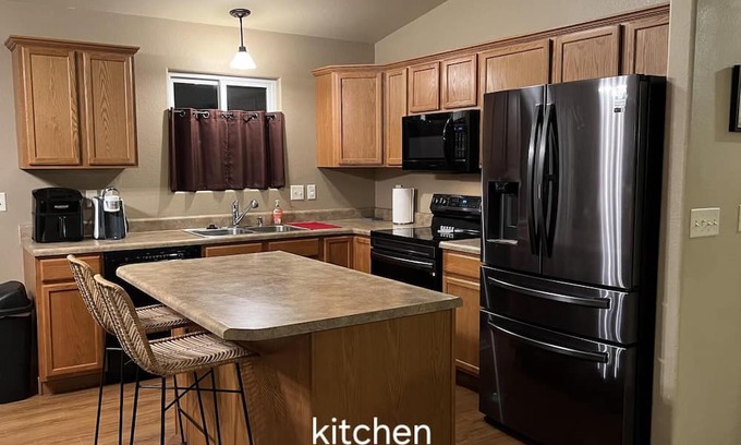 Box Elder House | Clean & spacious home perfect for families! 10 minutes from Rapid City!