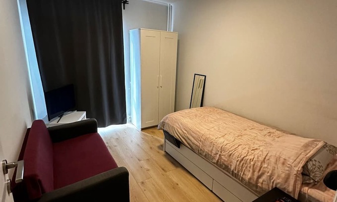 Jacht Apartment | Cozy Private Room in a Shared Apartment