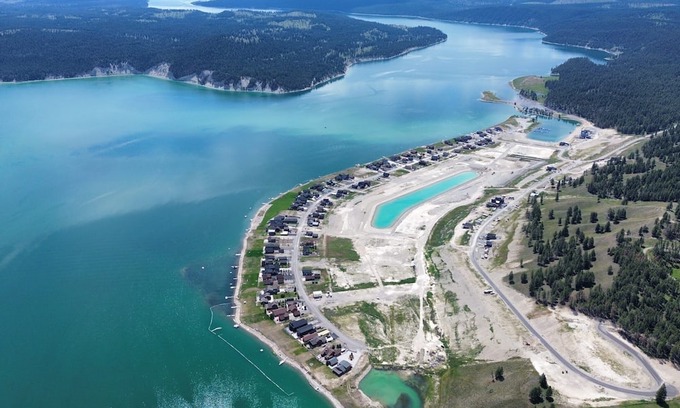 East Kootenay Cottage | Lake Front Koocanusa Oasis with Private Beach and Dock