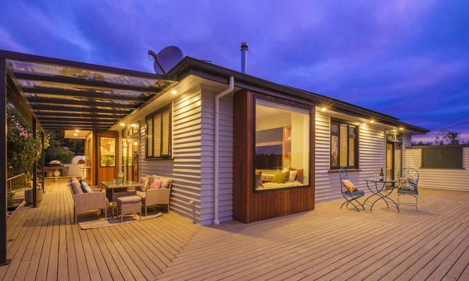 Mapua House | Beautifully renovated 3 bedroom 2 bathroom house in the vineyards of Mahana.
