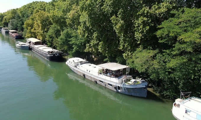 Avignon Boat Rental | Peniche Appartement 1 Chambre Avignon