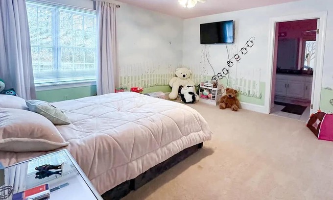 Medford House | Lakeside Getaway in Medford, NJ!