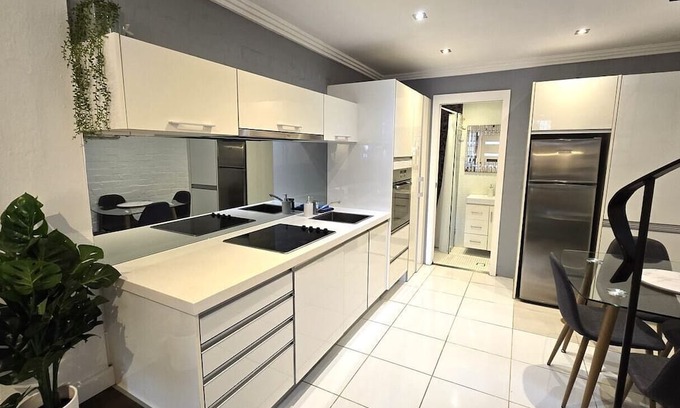 Darlinghurst House | Sleek Darlinghurst 2 bed house in *ideal* location