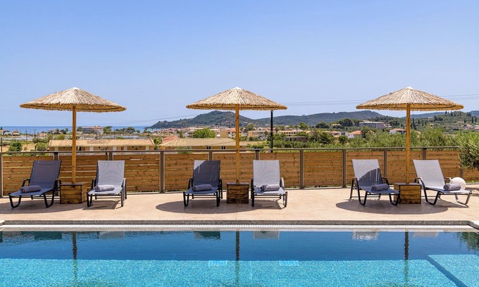 Katastari Villa | Villa del Norte - Three Bedroom Villa with Private Pool