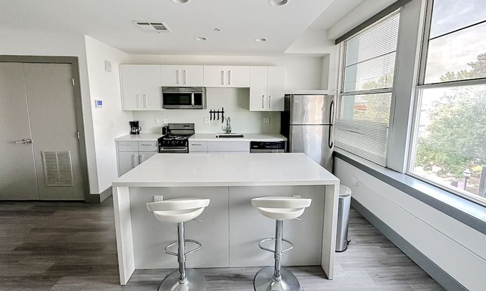 Downtown Springfield Apartment | Sleepover: Eclectic 1BD/1BA- Downtown Springfield