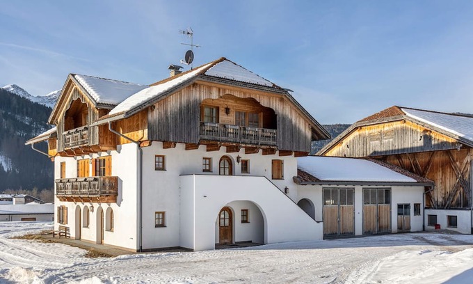 Villabassa Apartment | Apartment 'Stauderhof Apt 1' with Mountain View, Shared Garden