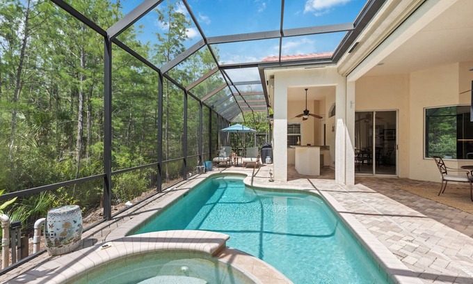 North Naples House | Spacious Luxury Furnished Pool Home Minutes to Beach Shopping Restaurants