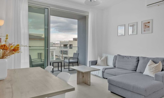 Strovolos Apartment | Phaedrus Living: Eolus Residences Hera