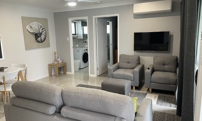 Eumundi Apartment | Private Self contained unit located in beautiful Eumundi on the Sunshine Coast