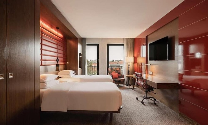 The Hague Center House | Explore The Hague With Ease - 2 Units with Bike Rental And Nearby Tram Station