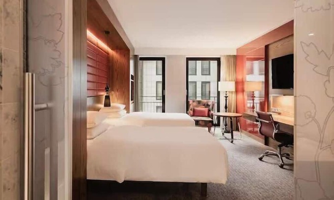 The Hague Center House | Executive Lounge Available For Business Travelers, 2 Units. Near Alexanderplatz