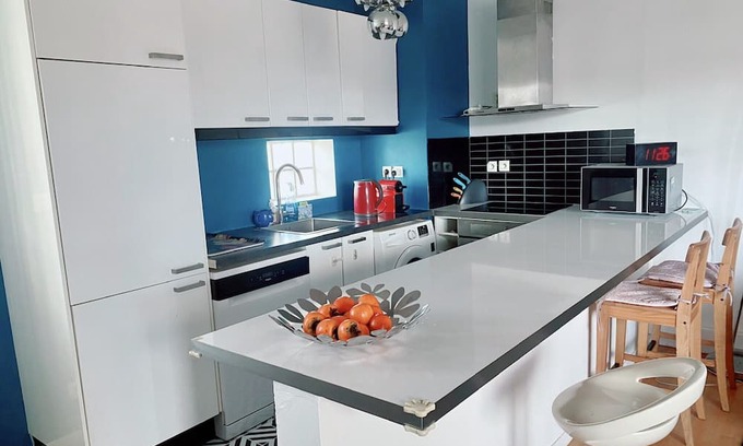 Faubourg de l'Arche Apartment | Comfortable 50 m² apartment with parking