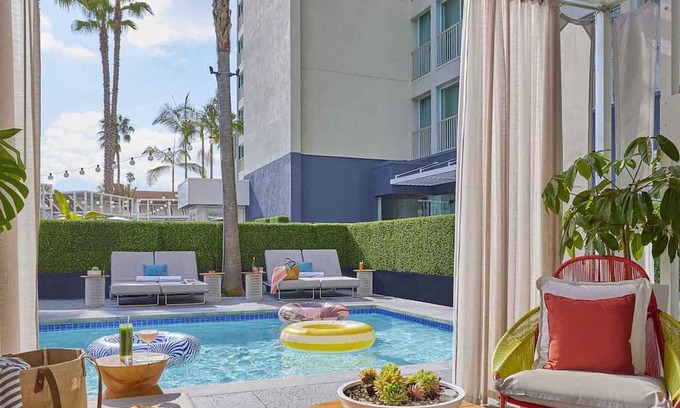 Downtown House | 4 Pool View 2 Queens at Viceroy Santa Monica, Pets Are Welcome!