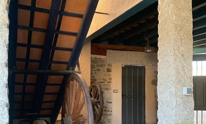 Villar de Ciervo Cottage | Casa Rural Para Grupos Grandes con Piscina, Parking Privado, Patio Barbacoa