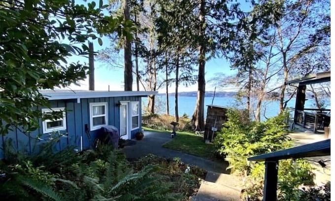 La Conner Cabin | Perfect for Tulip Festival! Sunset Oceanview Cottage