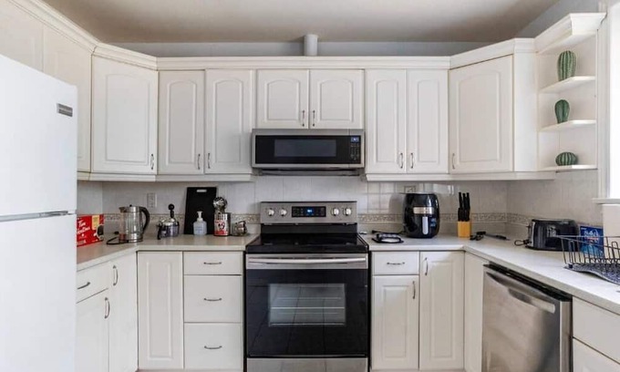 Newtonbrook House | Entire house with 5BDR in Prestigious North York!