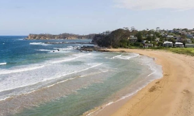 Malua Bay House | Stroll to the Beach
